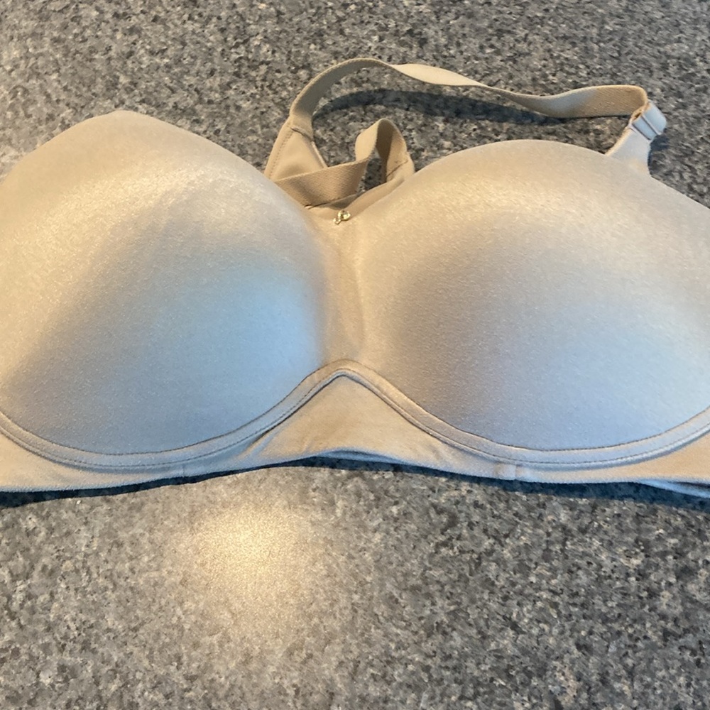 Bras - Picture 2 of 8